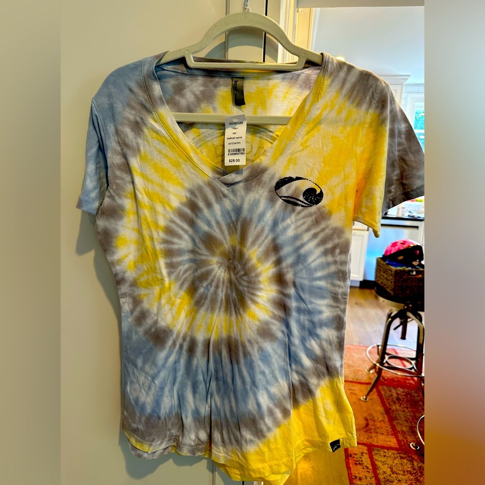 Girls Tee new with tags size medium